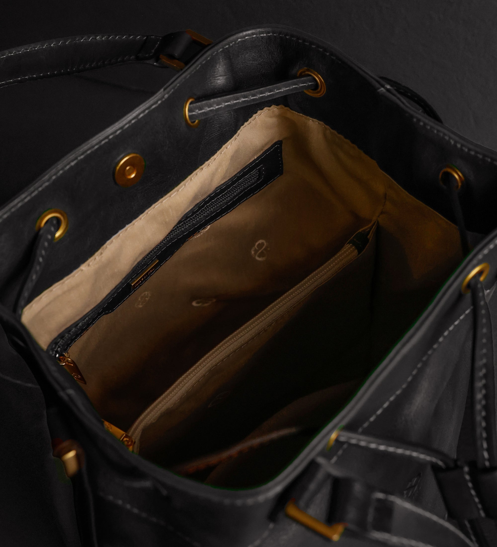 Leren buideltas voor dames - Light In August