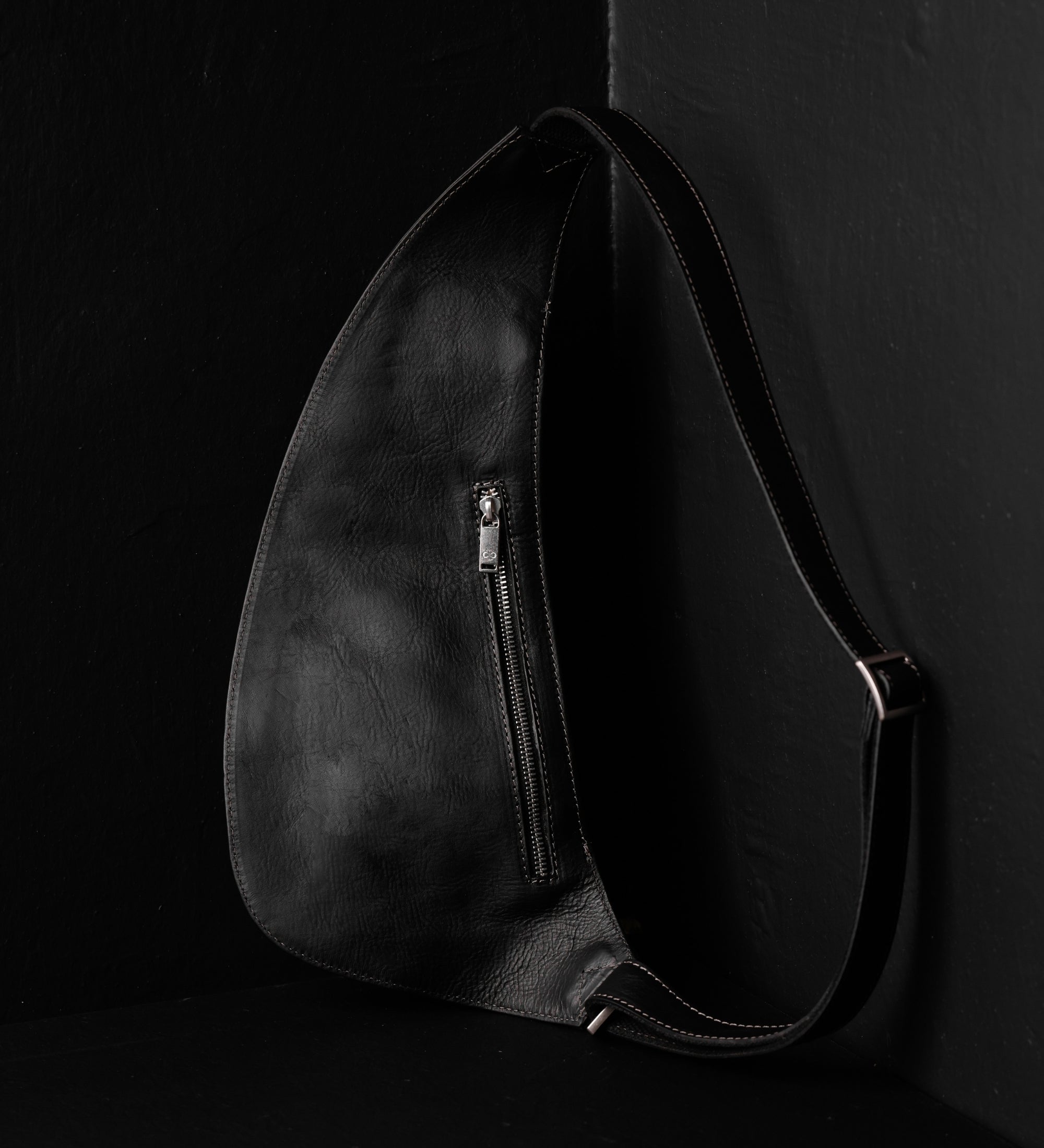 Leren sling bag crossbodytas - The Monk