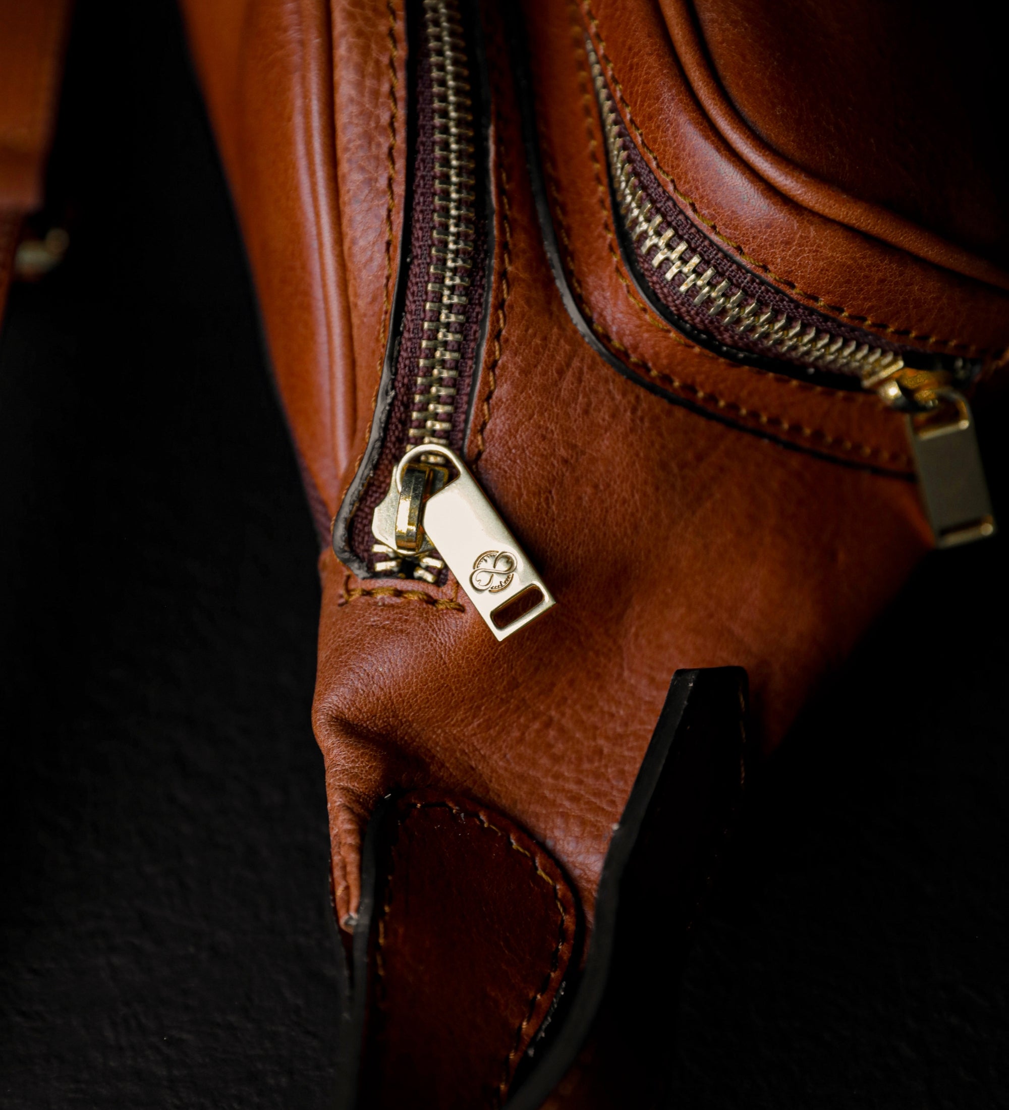 Leren sling bag heuptas - Independent People
