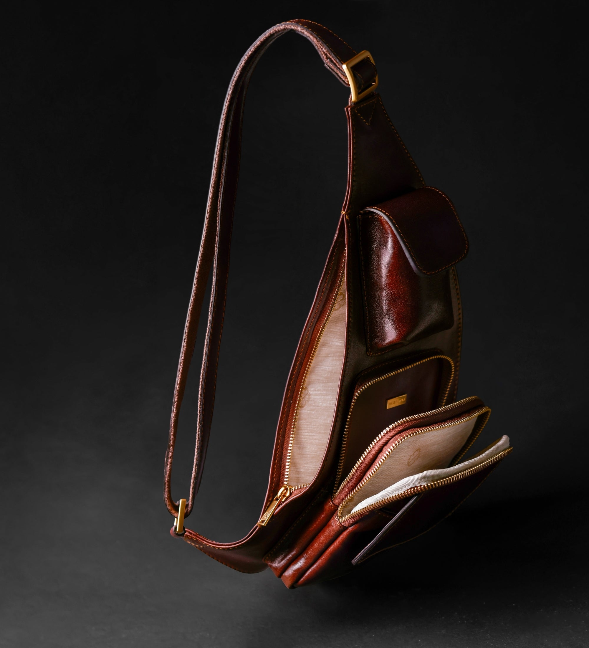 Leren sling bag crossbodytas - The Monk