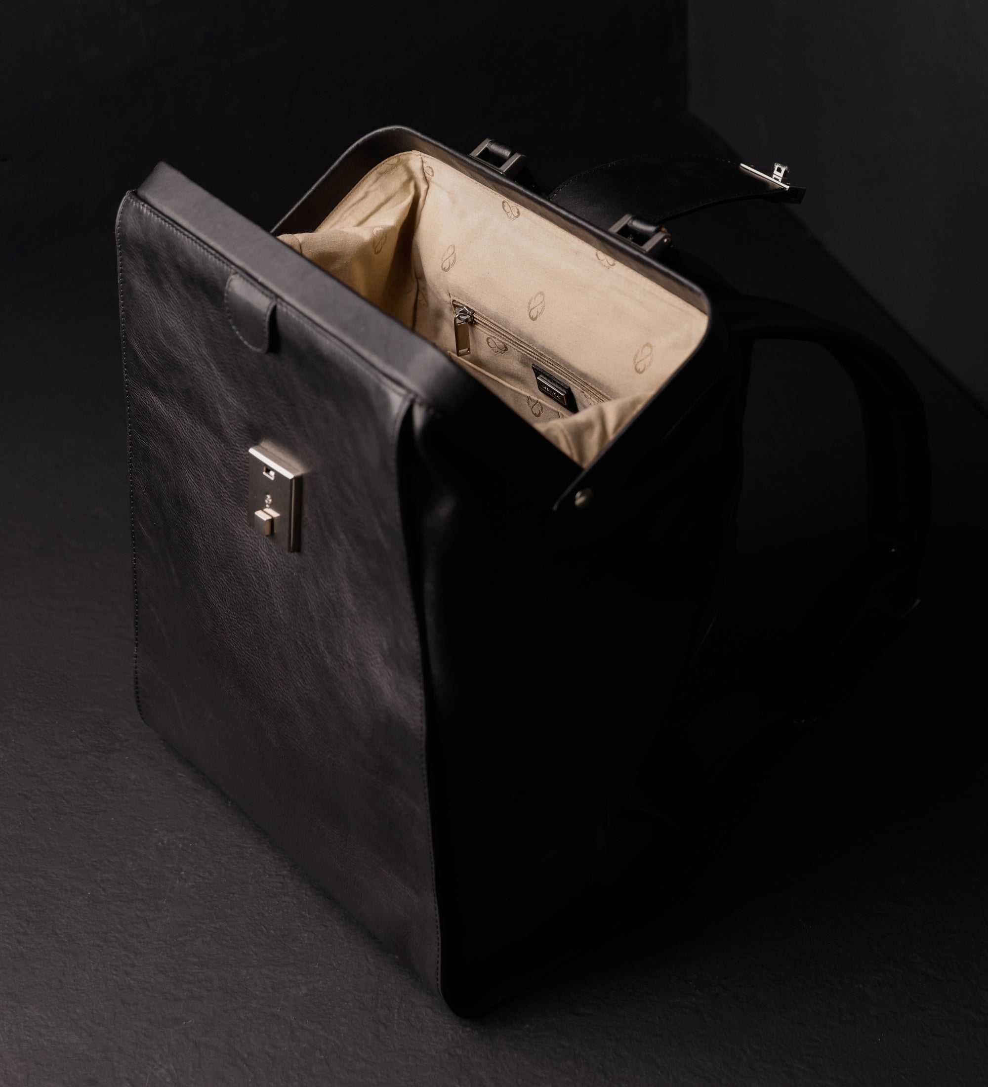 Leren rugtas - A Brief Story of Time