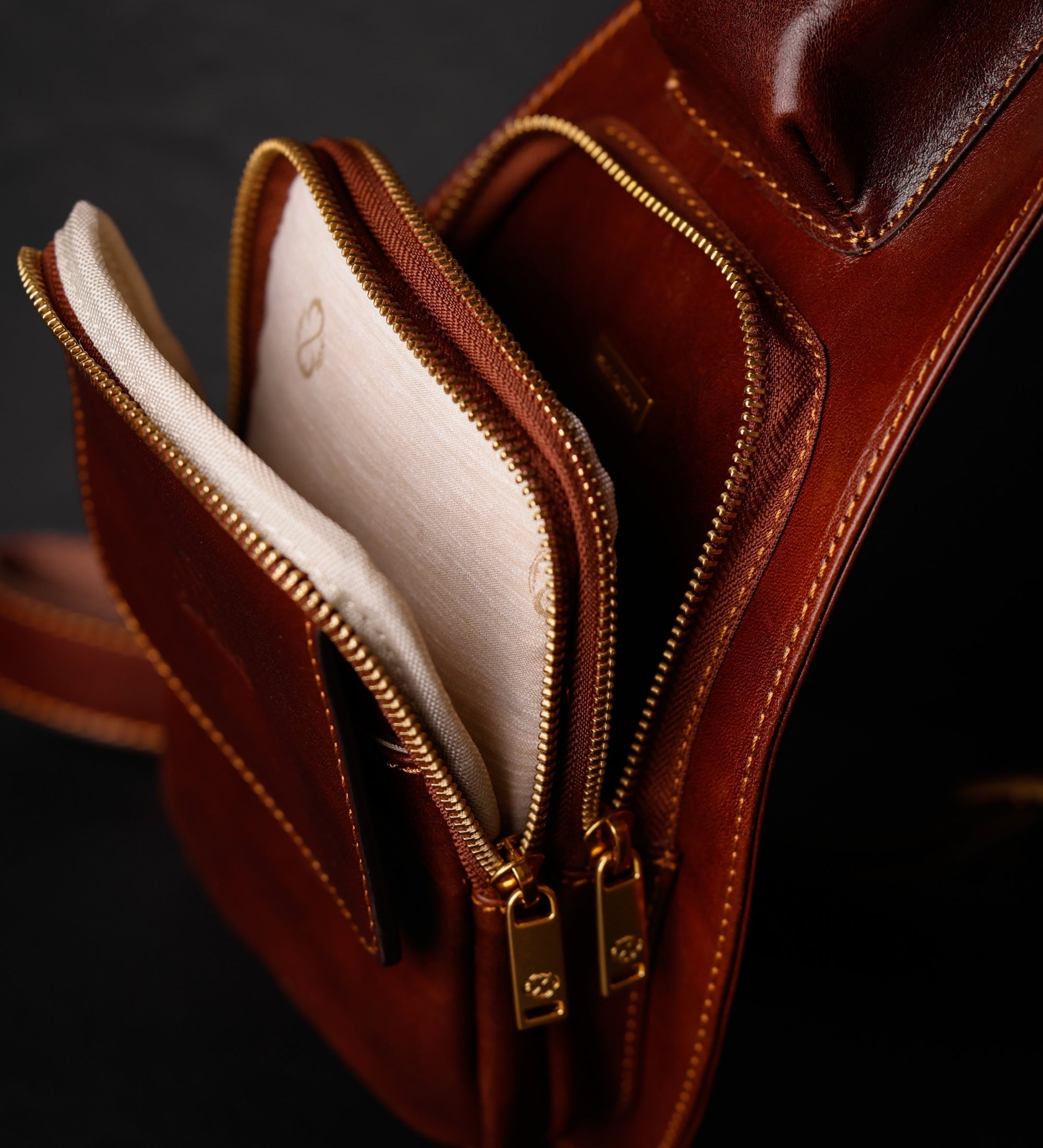 Leren sling bag crossbodytas - The Monk