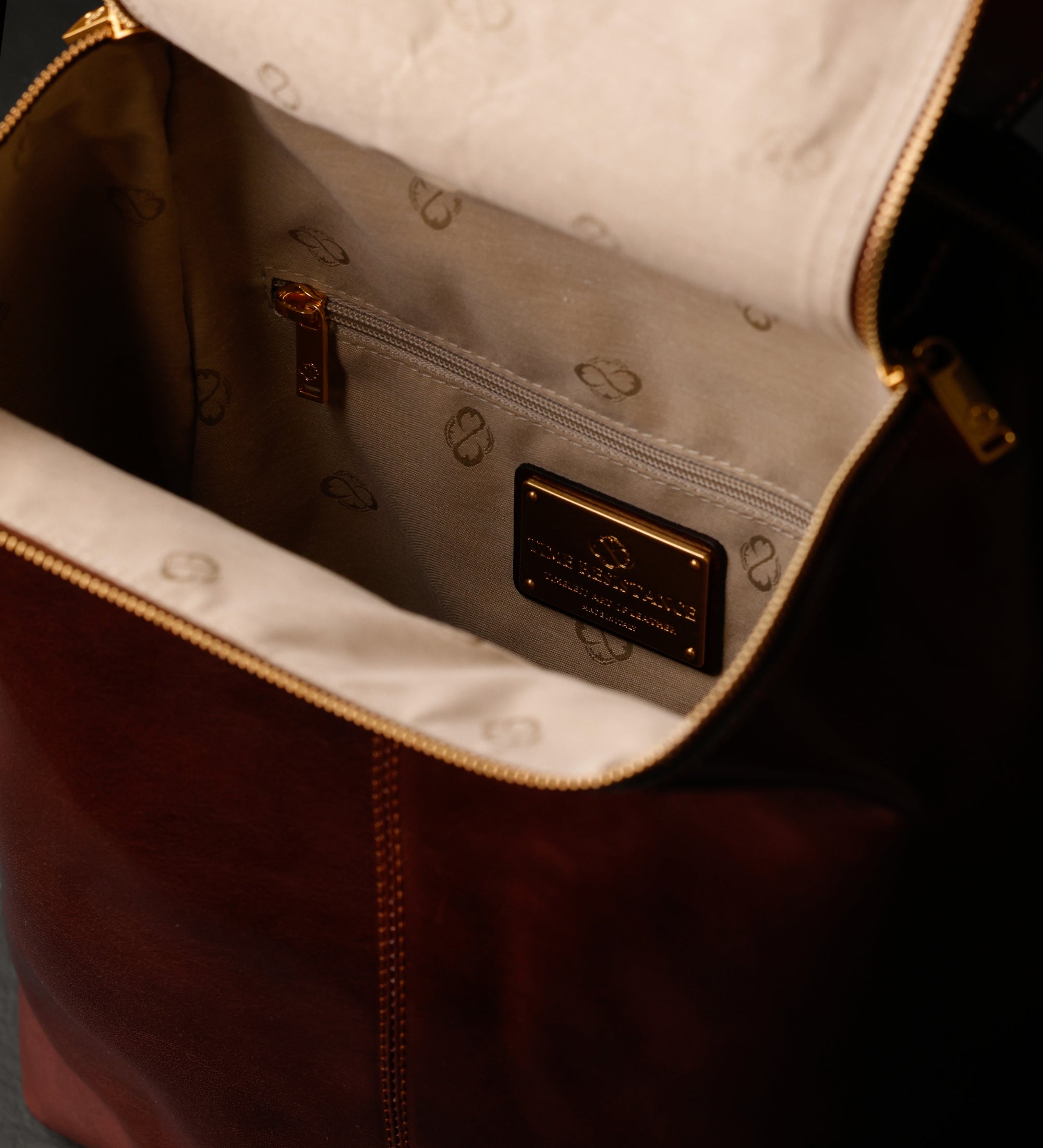 Leren rugtas - A Bend in the River