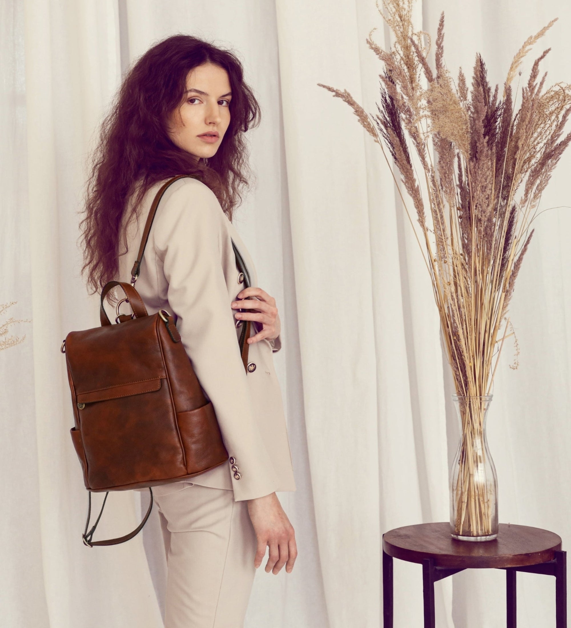 Cognacbruine leren veelzijdige rugtas schoudertas voor dames - The Waves