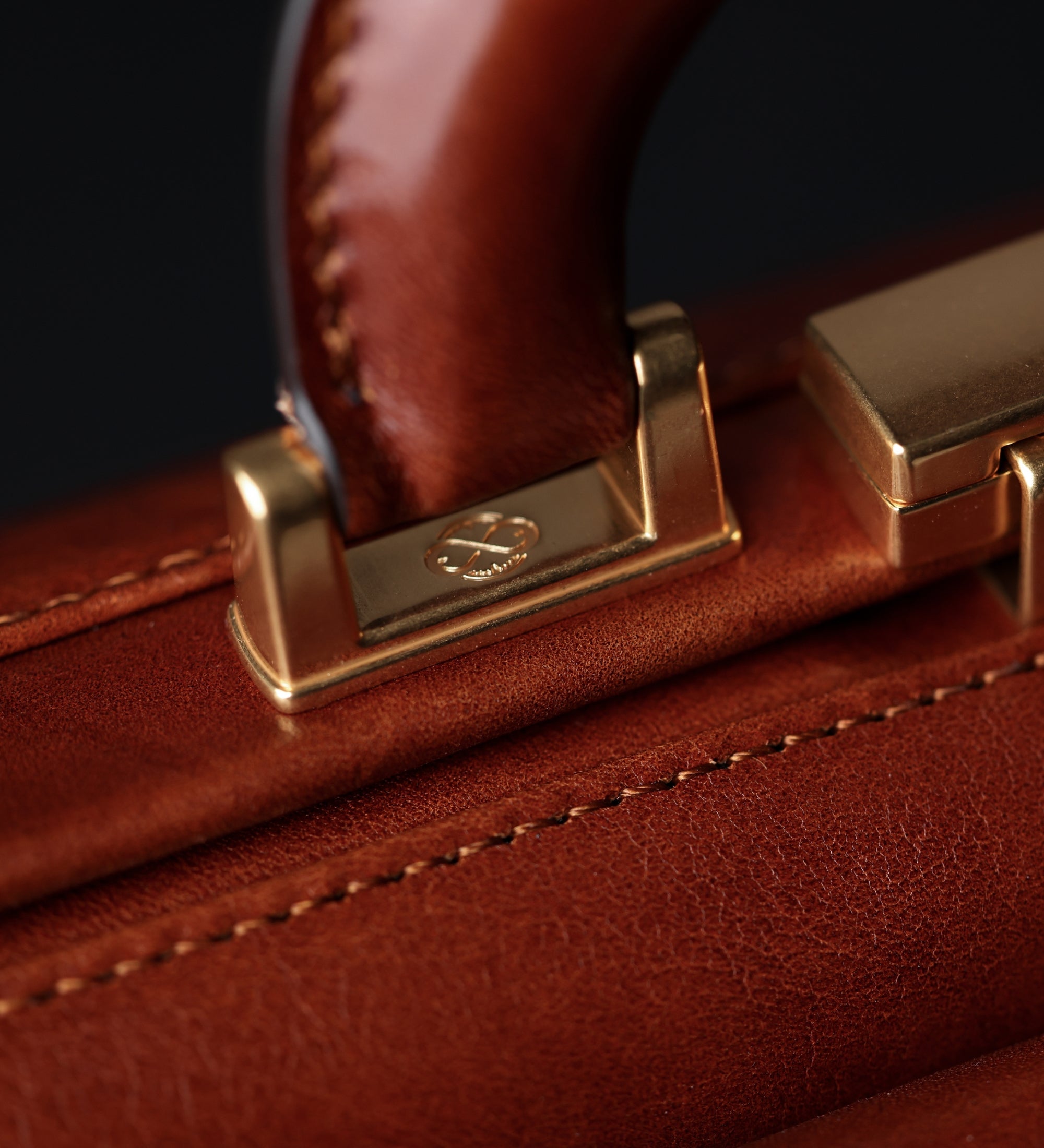 Grote Italiaanse leren dokterstas voor dames - The Master and Margarita