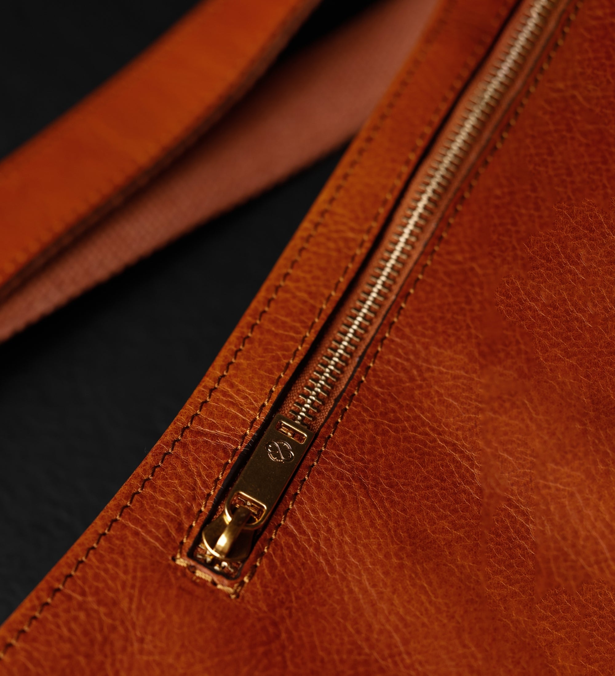 Leren sling bag crossbodytas - The Monk