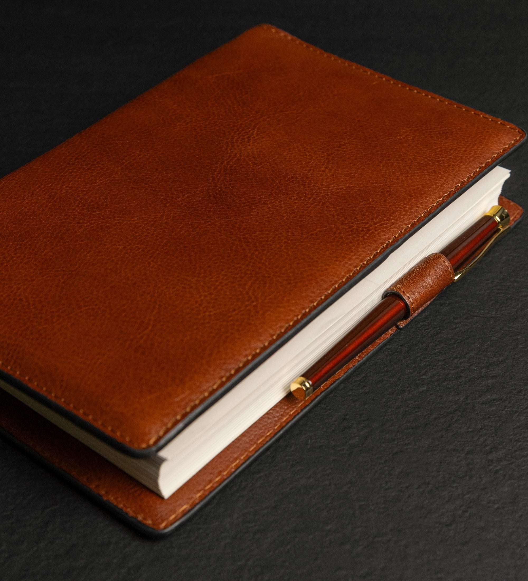 Leren notitieboek met navulbaar A5 notitieblok voor dames - The Diary of a Nobody