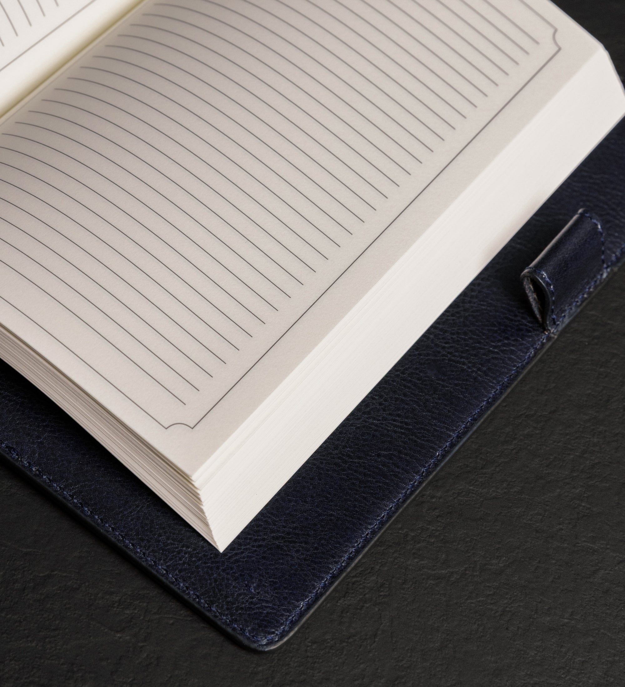 Leren notitieboek met navulbaar A5 notitieblok voor dames - The Diary of a Nobody
