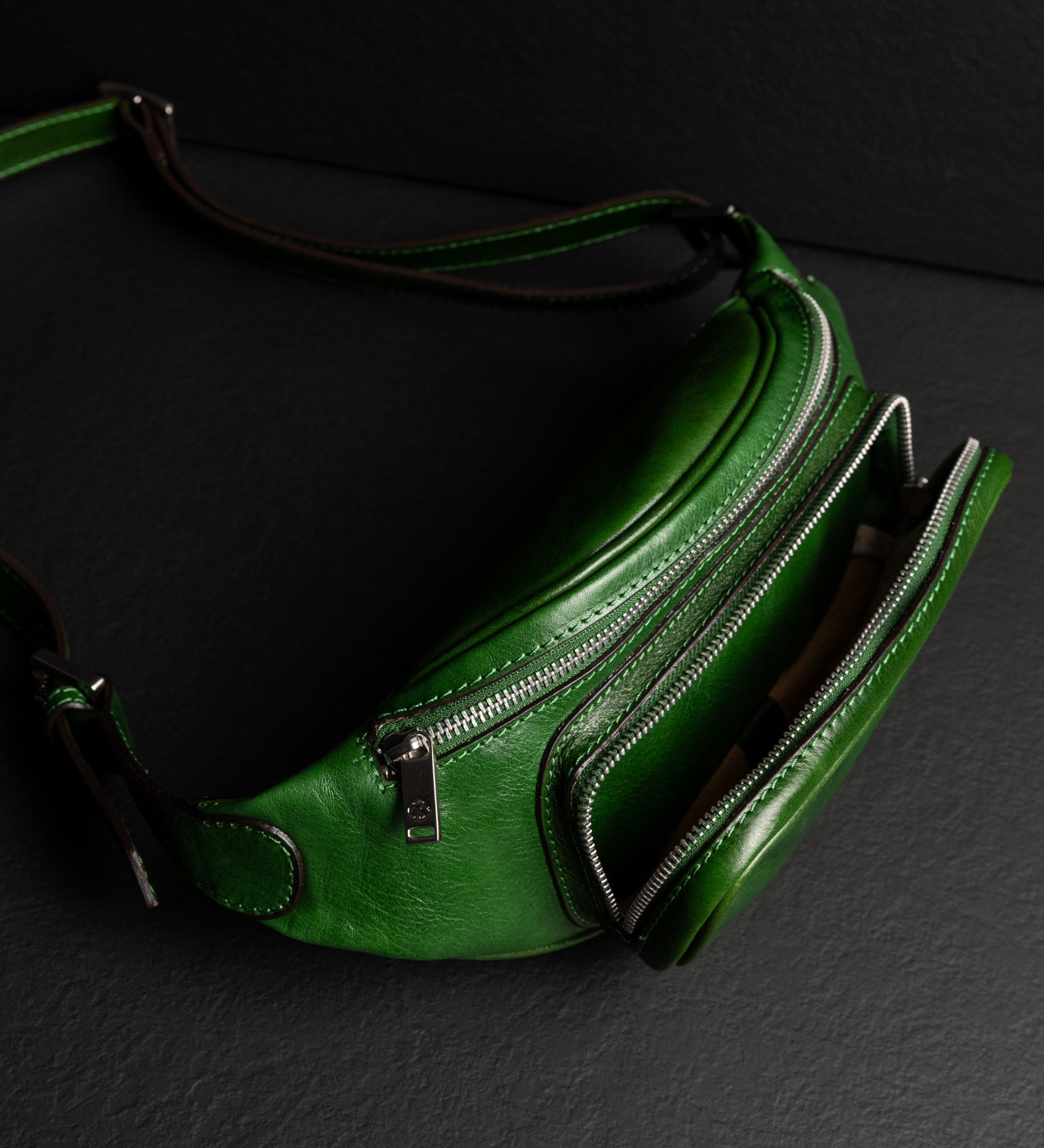 Leren sling bag heuptas voor dames - Independent People