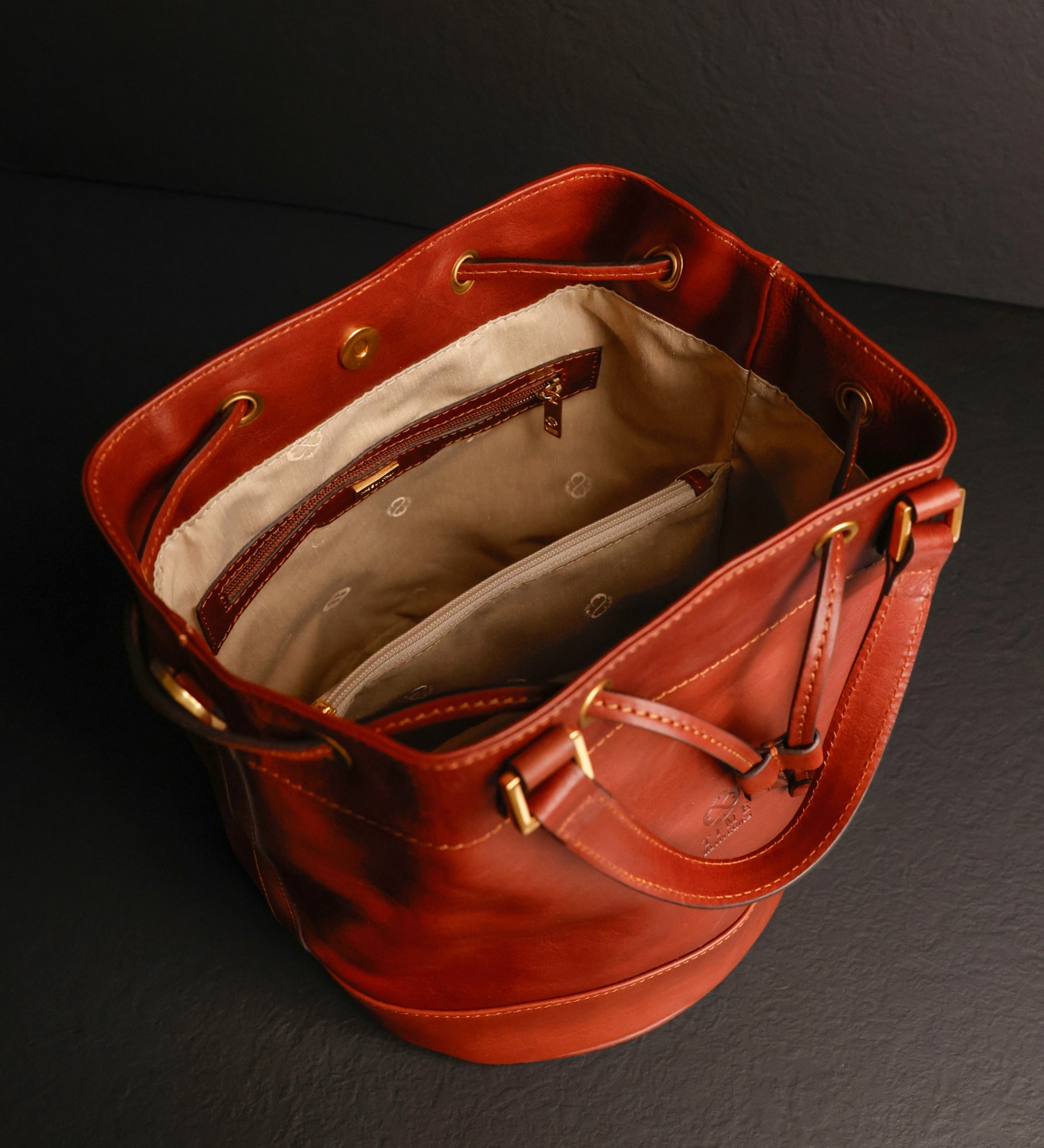 Leren buideltas voor dames - Light In August