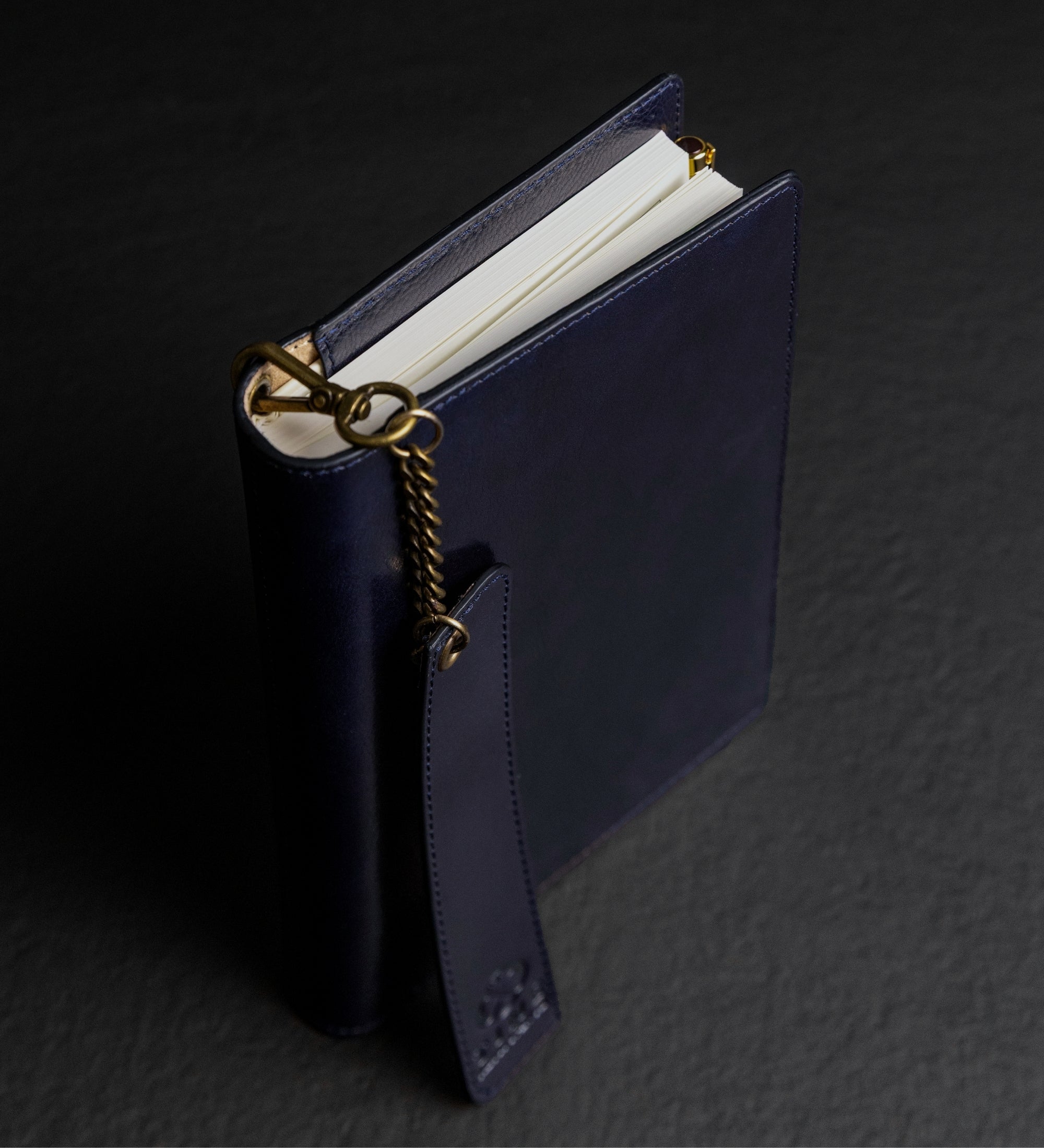 Leren notitieboek met navulbaar A5 notitieblok voor dames - The Diary of a Nobody
