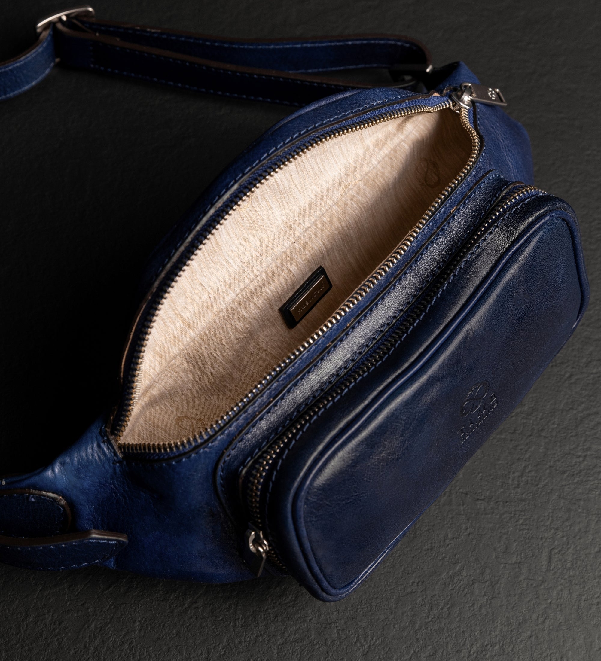 Leren sling bag heuptas - Independent People