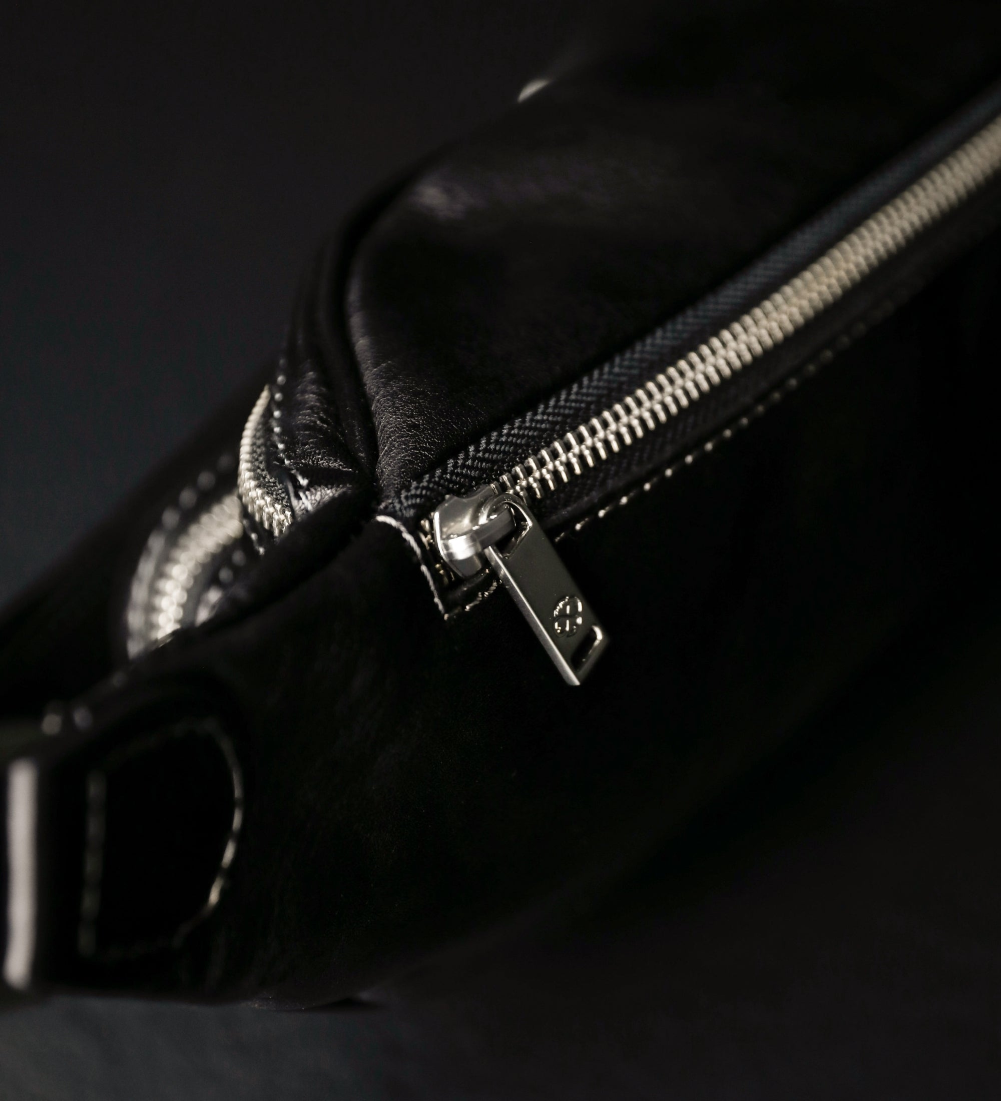 Leren sling bag heuptas - Independent People